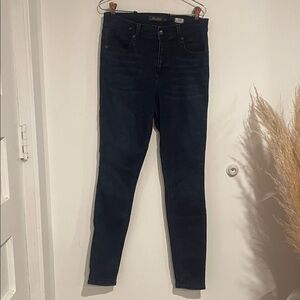 Level 99 Dark Wash Tanya Skinny Jeans Sz 28 B124